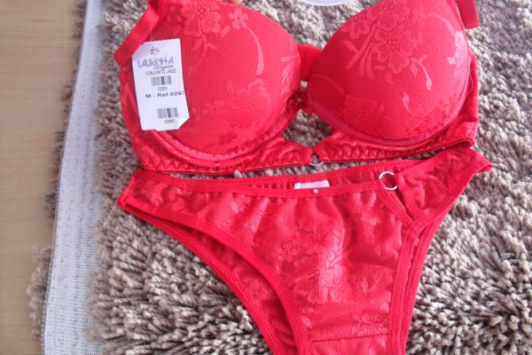 Conjunto de calcinha e sutiã Laurinha (m)