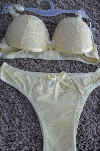 Conjunto de calcinha e sutiã Laurinha (p)